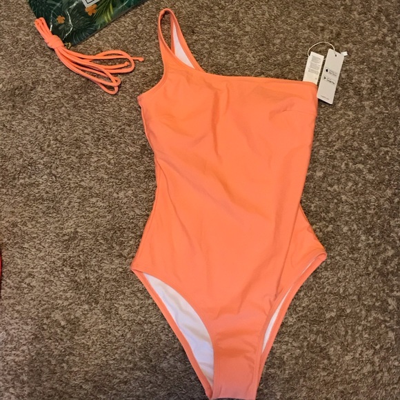 Cupshe One Piece - Picture 4 of 6